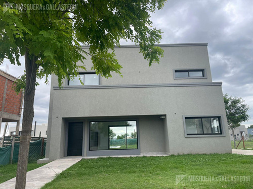 Casa En Venta En Barrio San Pablo Pilar Del Este