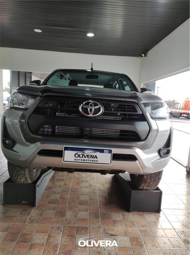 Toyota Hilux 2.4 D.cab. T.dsl Sr