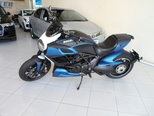Imagem 3 de 8 de Ducati Diavel Abs 1198