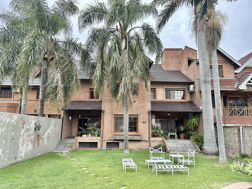 Espectacular Casa En Acassuso De Av. Libertador Al Rio.