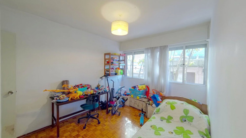 Apto 3 Dorm, Serv, Estudio, 2 Baños, Garage