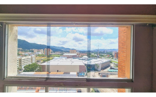 Annic Coronado Vende Apartamento Penthouse Residencias Monte Carmelo, Jardín Mañongo, Excelente Ubicación Frente Al Sambil Ref.254334