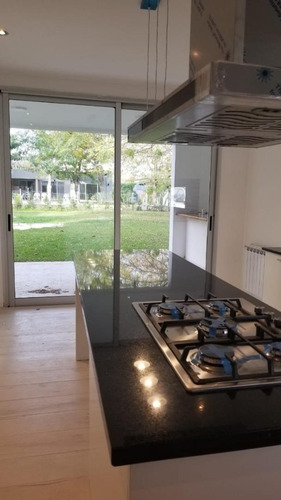 Imagen 7 de 30 de Hermosa Casa A Estrenar En Lote Central En Fincas De Hudson