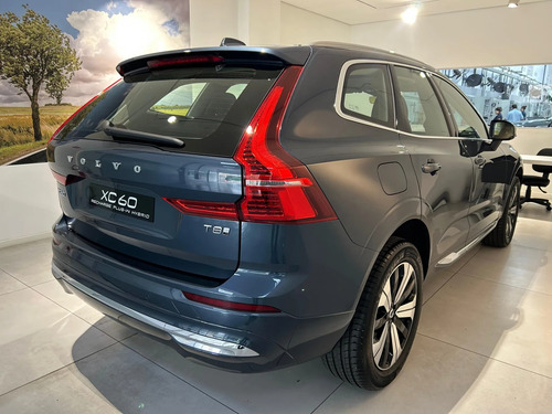 Volvo XC60 2.0 T8 Plus Recharge (Plug-In) 5P Hibrido