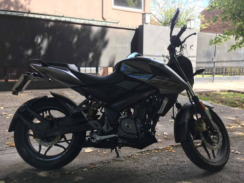 Bajaj Rouser 200
