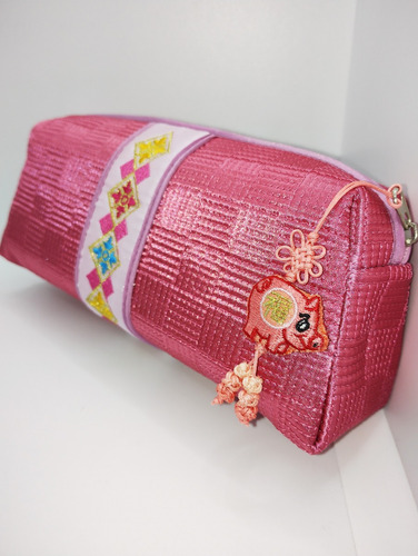 Artesanía Coreana Cosmetiquera Tradicional_ Diseño Puerquito