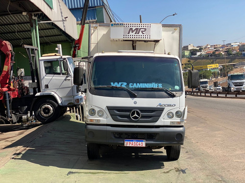 Caminhão 1016 Ano 2018 Com Baú Gancheiro. Confira !