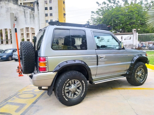 Imagen 4 de 15 de Mitsubishi Montero 1.3