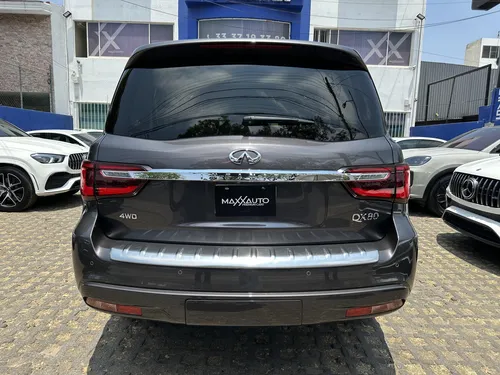 Infiniti QX80 5.6l Perfection 7 Pasajeros At