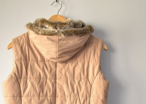 Imagen 2 de 3 de Parka Sin Mangas Color Beige, Talla S/m