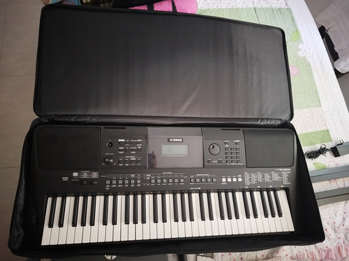 Kit De Teclado Yamaha Psr E473 De 61 Teclas Con Soporte