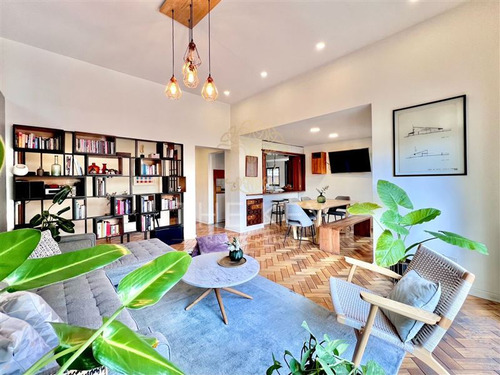 Casa En Venta De 5 Dormitorios Y Piscina - Ñuñoa