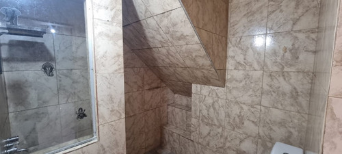 En Venta En Caseros Ph Al Fondo De 3 Amb. Con Patio Y Parrilla Propia. F: 9693