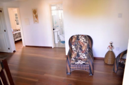 Casa Em Vila Nova Com 3 Dormitórios - Mi11693