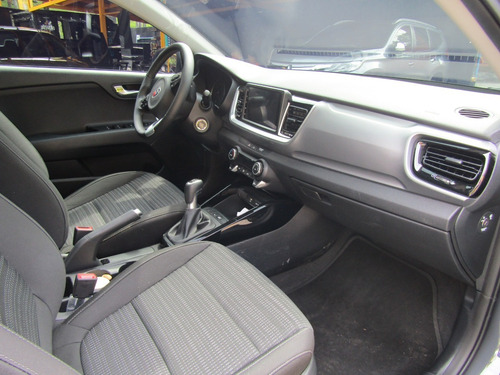 Imagen 12 de 15 de Kia Stonic Zenith Hibrido 1.0 Mod 2022
