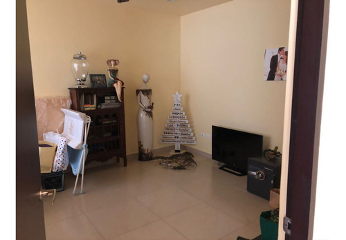 En Venta Casa En Centro Sur, Claustros, Gran Ubicación, Alberca, 3 Recamaras..