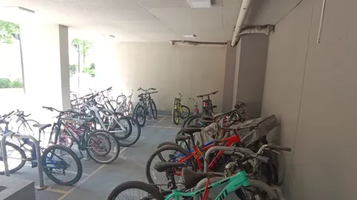 Como Nuevo, A Pasos De Metro El Llano Y San Miguel.
