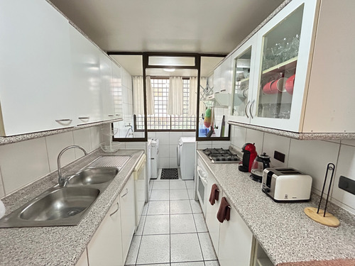Metro Manquehue; Est. Español; D.bondi 930; 2d+2b+e+b; Codjc