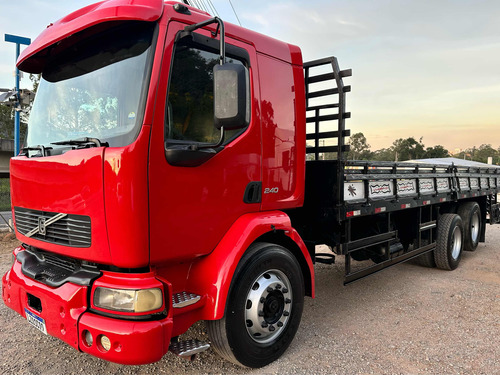 Volvo Vm 240 Ano 2004 Leito Truck Carroceria