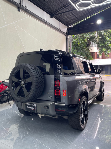 Land Rover Defender P400 2021