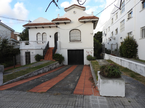 Venta Casa Padrón Único Bello Y Reborati Con Importante Fondo Verde