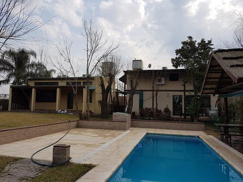 Imagen 3 de 24 de Casa De 5 Dormitorios - Con Pileta - Quincho - Cava Para Vinos - Funes