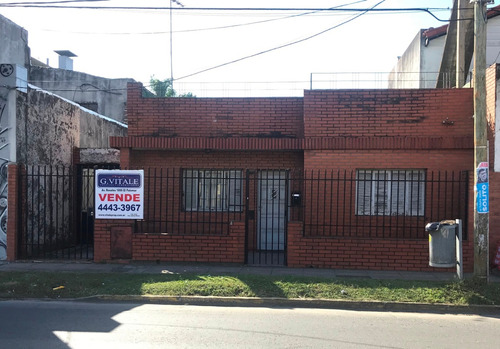 Casa Americana Sobre Avenida Rosales + Depto De Servicios - El Palomar