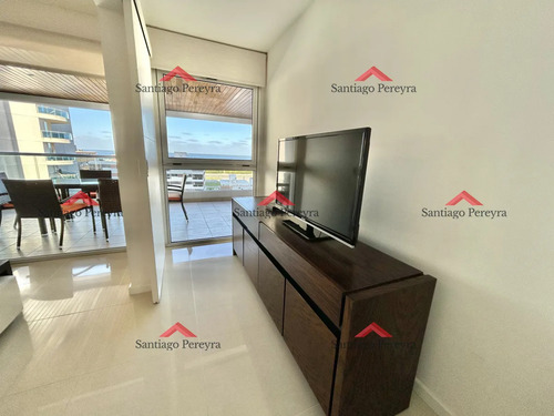 Venta De Apartamento De 2 Dormitorios En Edificio Icon Brava Punta Del Este