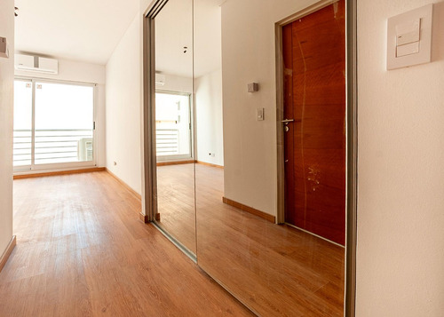 Venta Departamento En Palermo Piso Entero Con Balcón. 4 Ambientes Con Dependencia