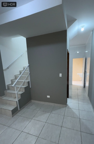 Oportunidade Casa Com 2 Quartos E Garagem Em Condomínio Fechado