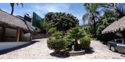Residencia En Venta A Orilla Del Lago Yutti