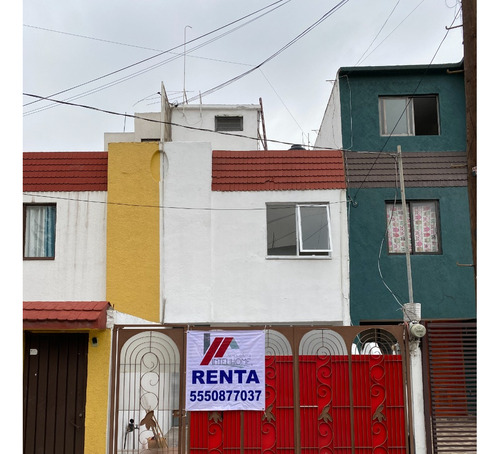 Se Renta Casa De Tres Niveles En La Joya Chica, Zona De Valle Dorado