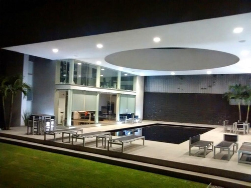 Venta Espectacular Residencia Moderna En Cuernavaca En Los L