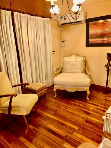 Casa En Venta - 2 Dormitorios 2 Baños - 260mts2 - Las Flores