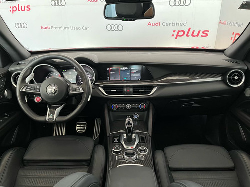 Alfa Romeo Stelvio 2.9L Quadrifoglio Verde V6 Bi-Turbo At