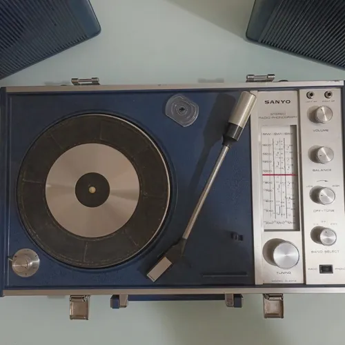 Tocadiscos sanyo 2025 antiguo