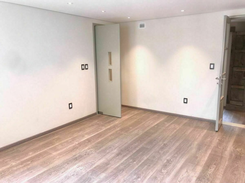 Imagen 8 de 30 de Divina, Remodelada Con Jardin Y Salon De Juegos
