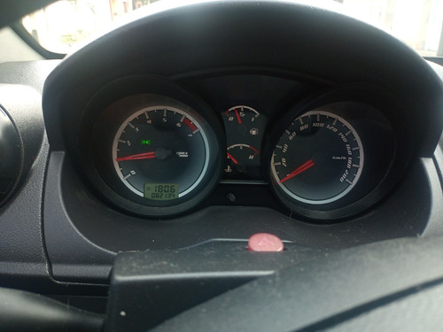 Imagen 6 de 8 de Ford Fiesta Max Ambiente Plus 1.6