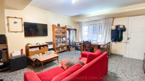 Casa 4 Dormitorios Venta - Olivos