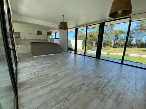 Casa Quinta 4 Ambientes Con Pileta En Barrancas De San Benito Country Club