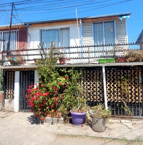 Casa Con Excelente Ubicación En Comuna La Granja 