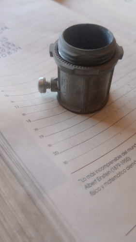 25 Pz De Conectores Para Tubo Conduit De 3/4