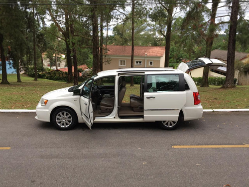 Chrysler Town & Country 3.6 Touring 5p 2012