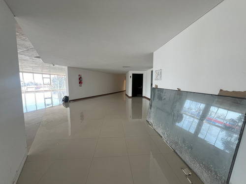 Venta De Oficina En Acceso Oeste Km41 Moreno Buenos Aires