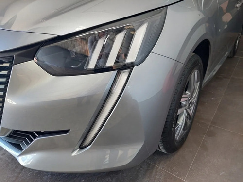 Imagen 18 de 25 de Peugeot 208 Feline 10.000km 2023 Robayna Ld