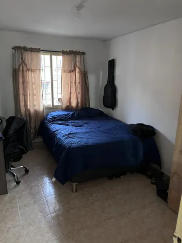 Edificio De 4 Pisos Con 3 Apartamentos Y Un Local