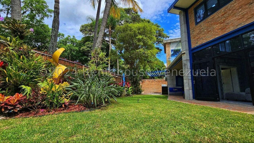 En Venta Impresionante Casa Ubicada En La Urbanización La Floresta 24-27529