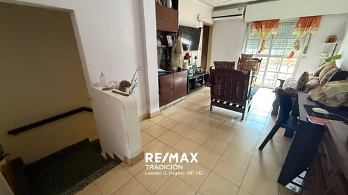 Casa + Local | Venta | Av. Sarmiento 900 | 3 Dorm