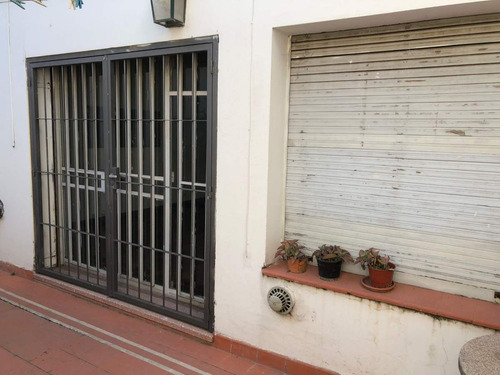 Vendo Excelente Casa Remodelada A Mts De Juan B Justo Al 2500, Ideal Para Empresas O Rentas