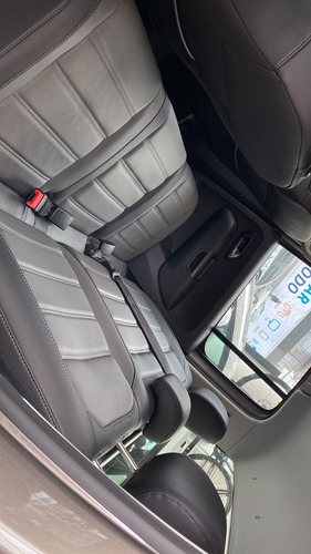 Imagen 8 de 16 de Volkswagen Amarok Highline 4x2 Aut Año 2022 Entrega Ya!! Cm
